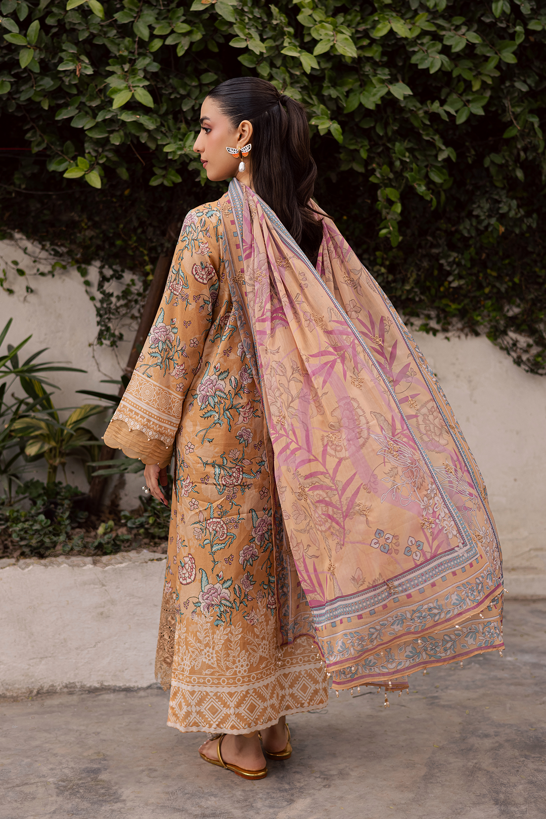 DA-22 Embroidered Lawn Suit