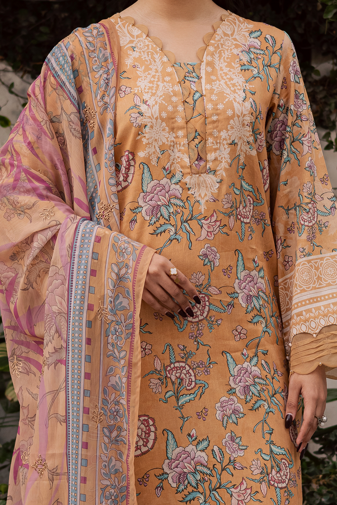 DA-22 Embroidered Lawn Suit