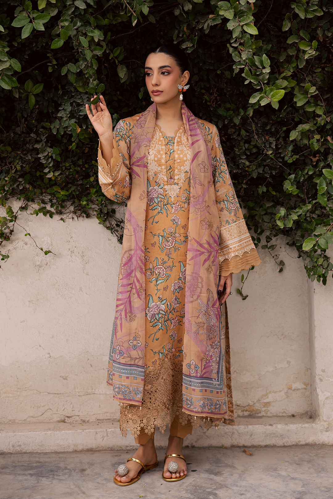 DA-22 Embroidered Lawn Suit
