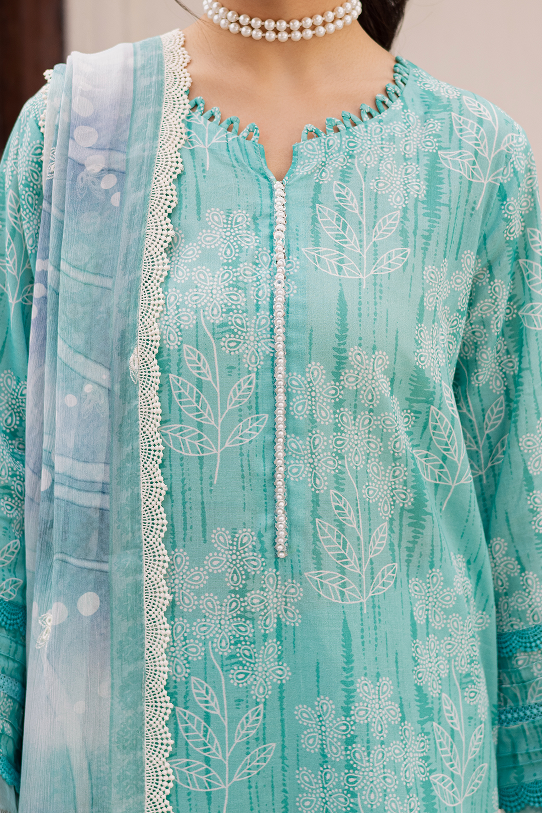 DA-26 Embroidered Lawn Suit