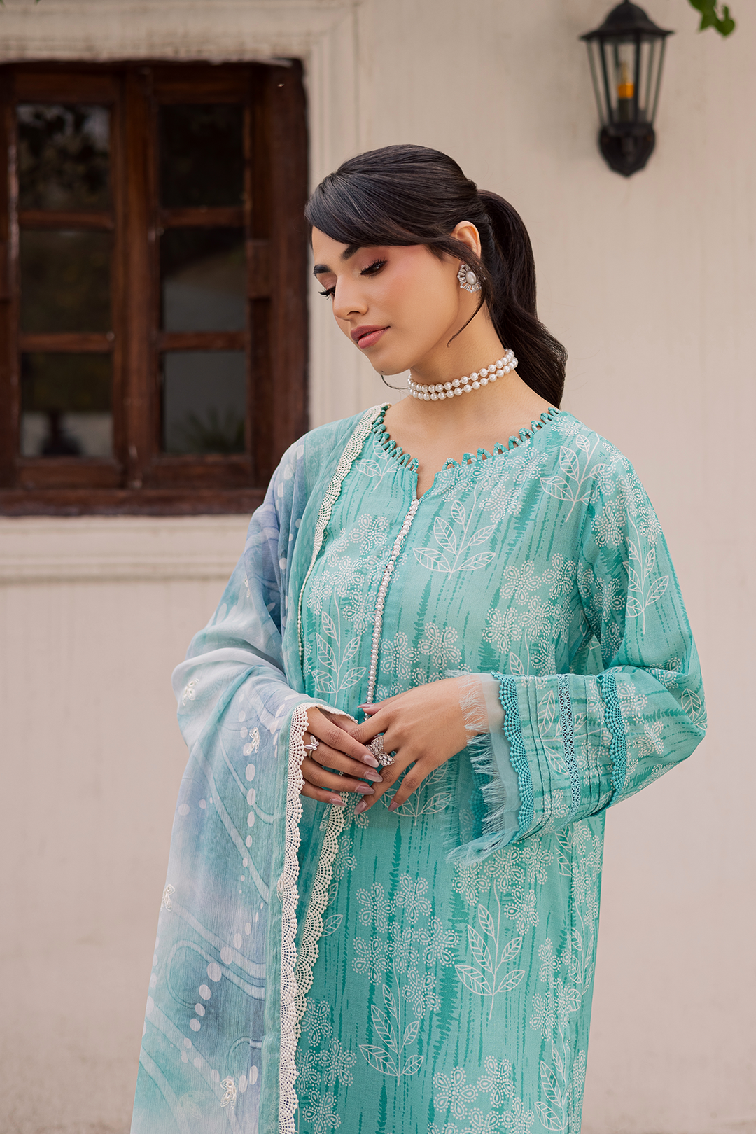 DA-26 Embroidered Lawn Suit