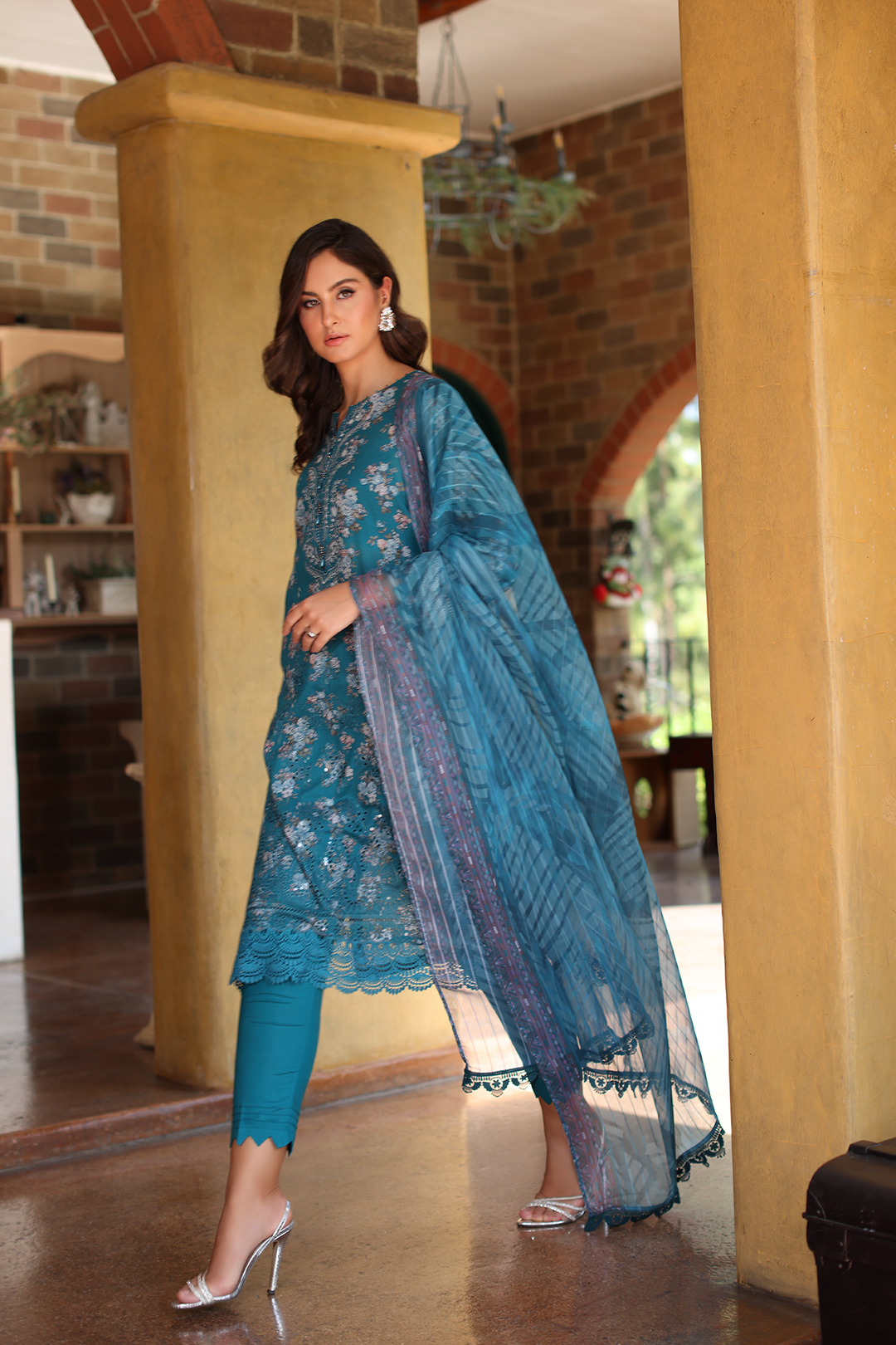 DA-09 Embroidered Lawn Suit