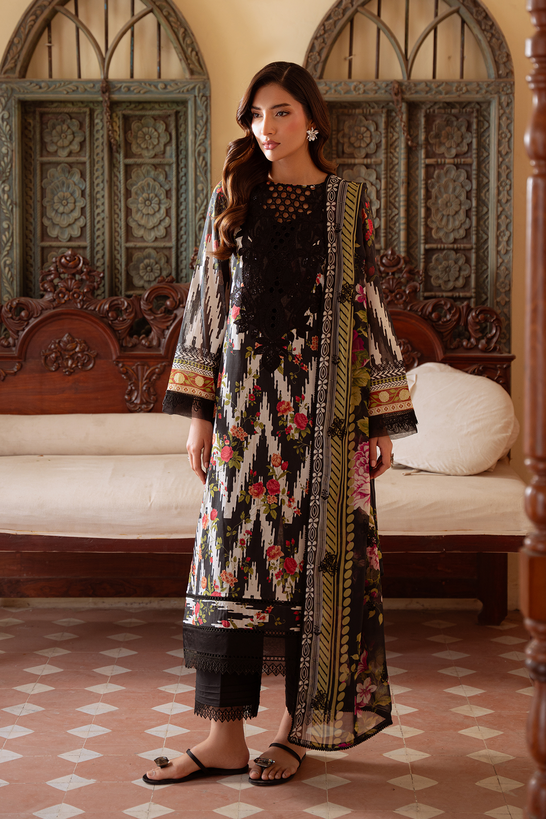 DA-33 Embroidered Lawn Suit
