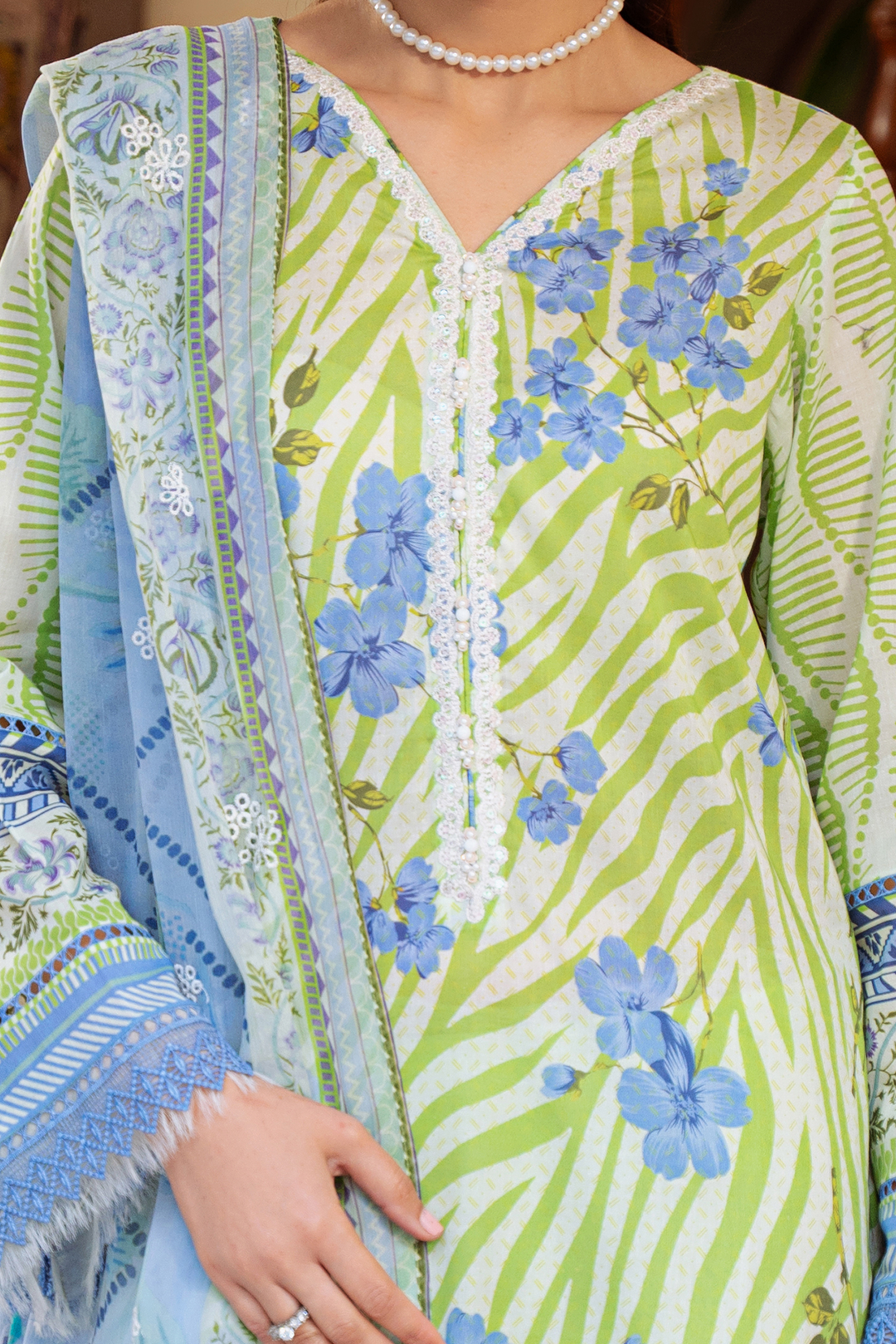 DA-34 Embroidered Lawn Suit