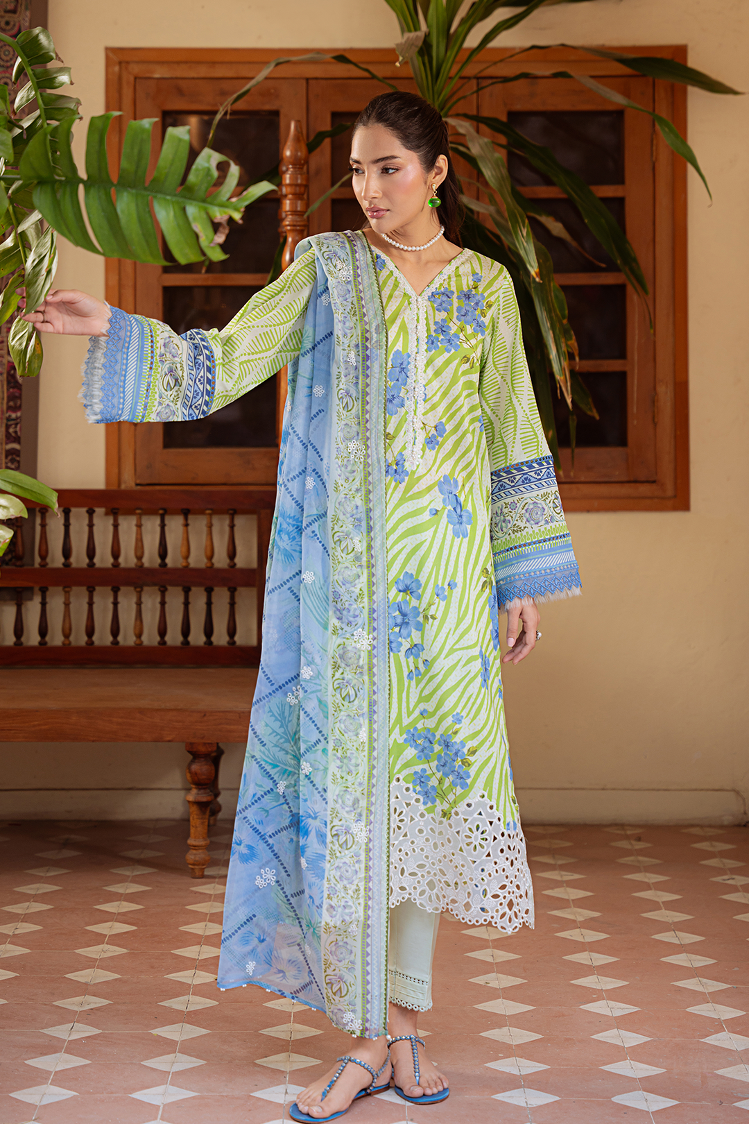 DA-34 Embroidered Lawn Suit